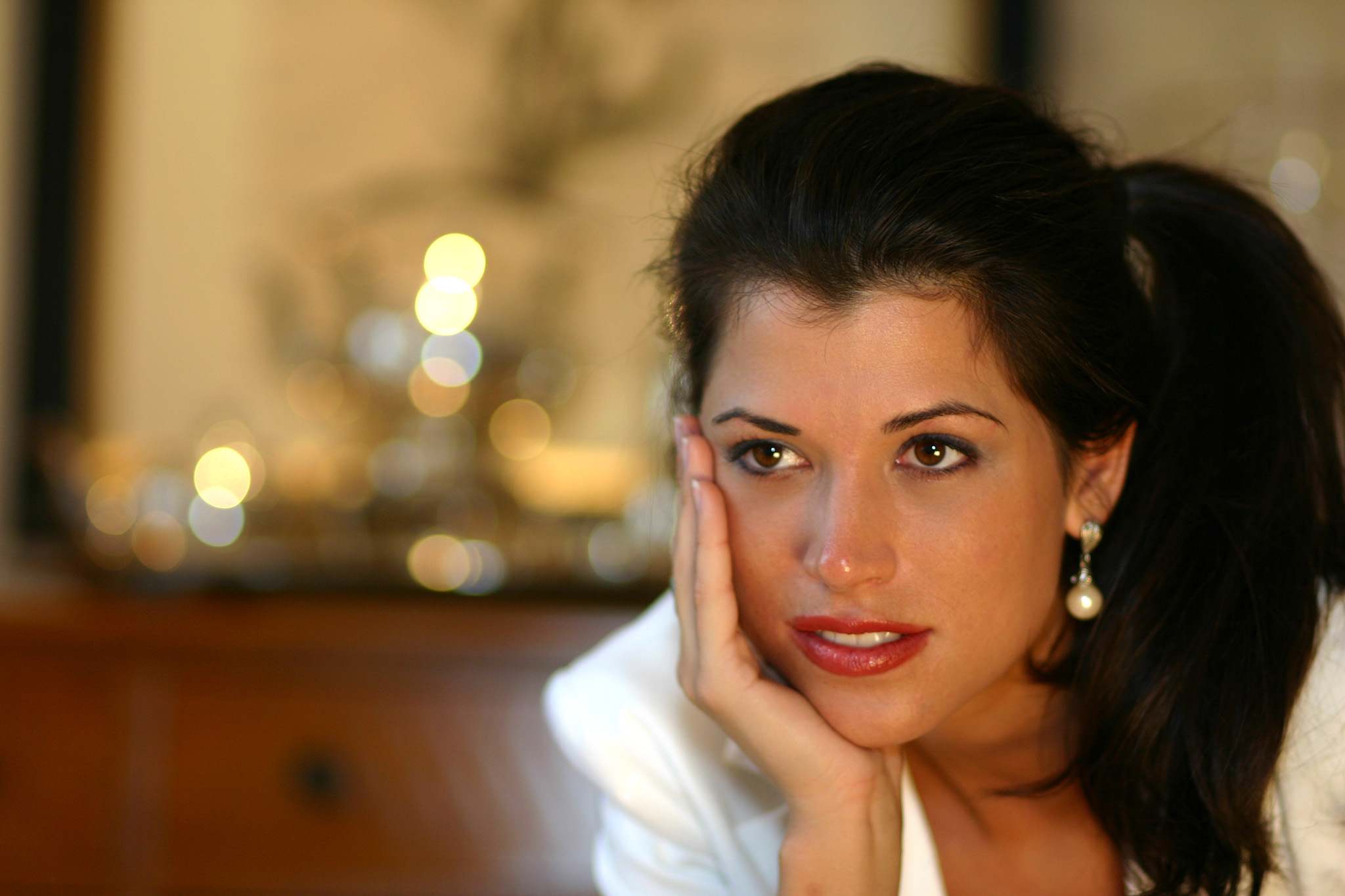 Portrait with hands naturally occupied