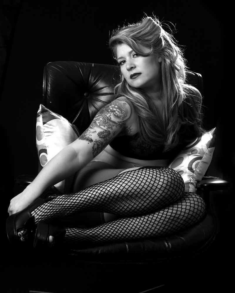 Testing dramatic side lighting and contrast...